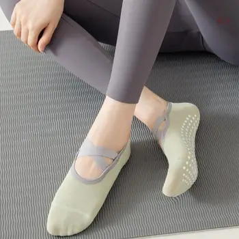 Носки для йоги с нескользящим захватом снизу, носки для босоножек для пилатеса, балета, танцев, бандажные носки с перекрещивающимися ремешками для женщин