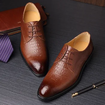 2023 Новые роскошные модные свадебные туфли для мужчин, деловая обувь, мужские модельные туфли-оксфорды, мужская официальная обувь с рисунком, Лоферы для мужчин